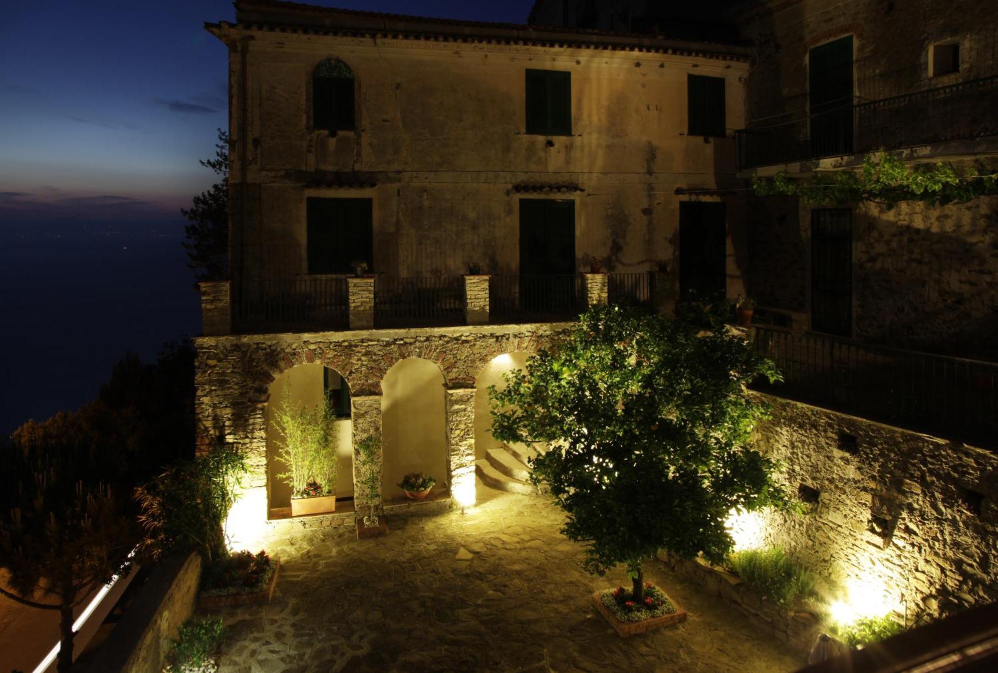 Residenza D'Epoca Tamara Aparthotel Castellabate Bagian luar foto