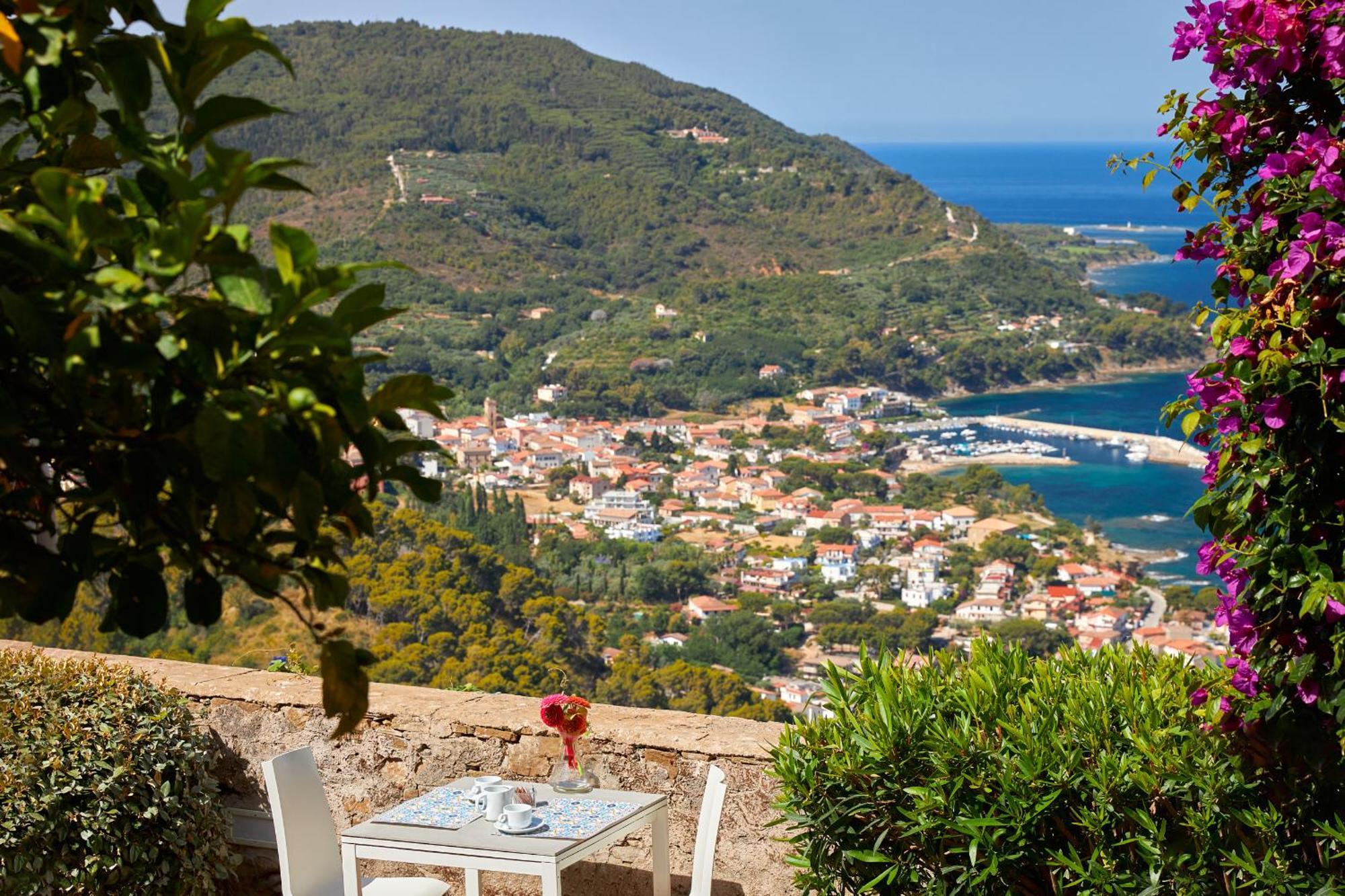 Residenza D'Epoca Tamara Aparthotel Castellabate Bagian luar foto