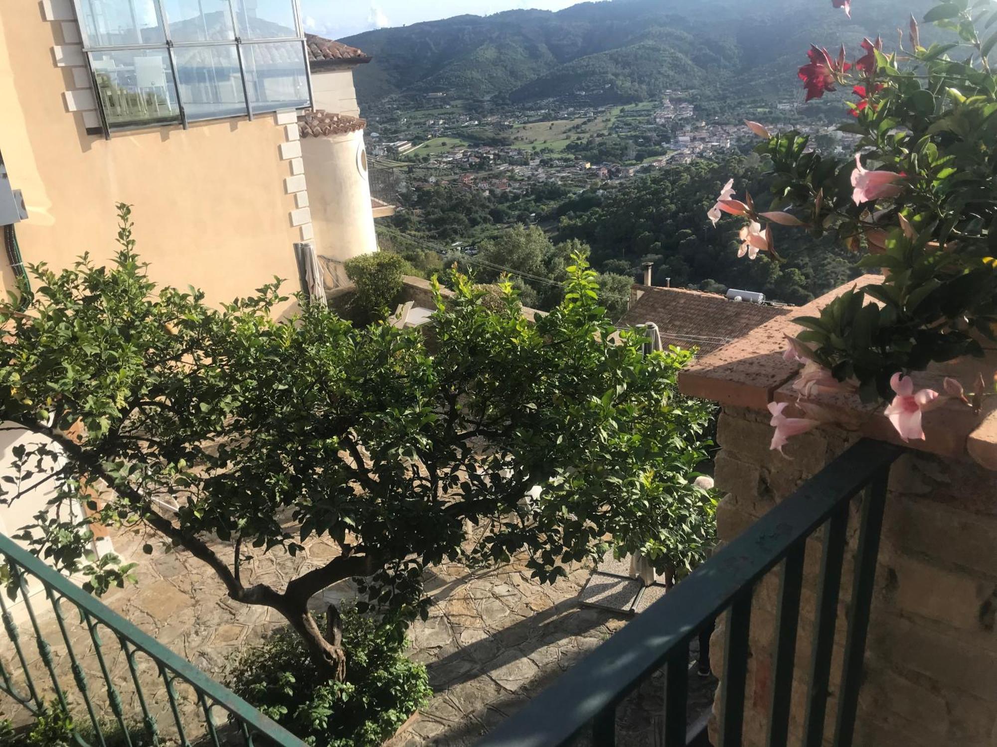 Residenza D'Epoca Tamara Aparthotel Castellabate Bagian luar foto