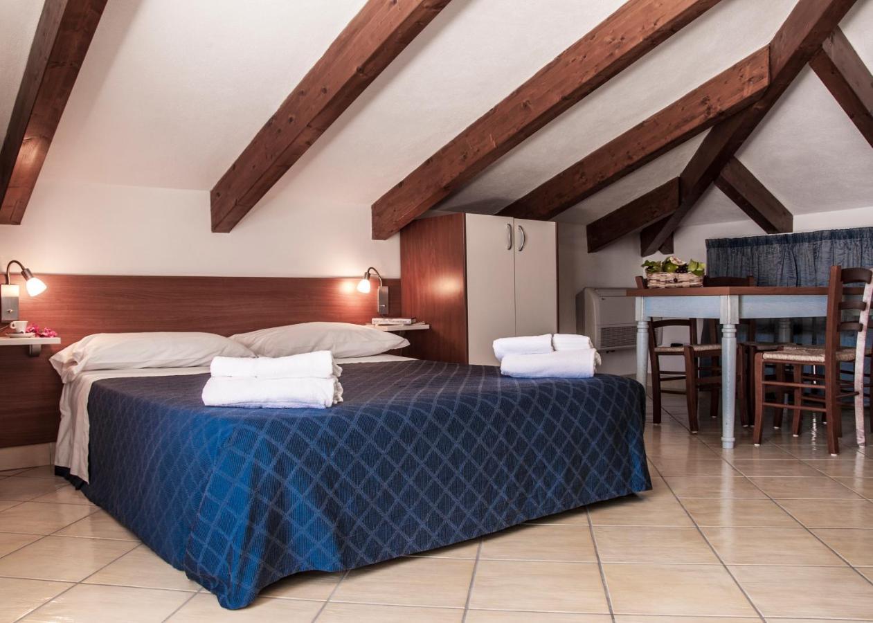 Residenza D'Epoca Tamara Aparthotel Castellabate Bagian luar foto